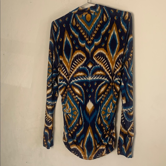 Farm Rio Pineapple Ikat Blue Jersey Blouse Size Large - Picture 8 of 8